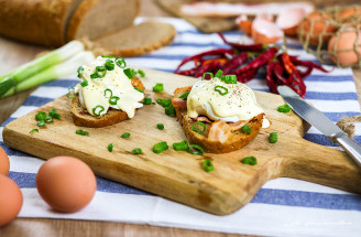 Recept: Vajcia Benedikt s opekanou slaninou