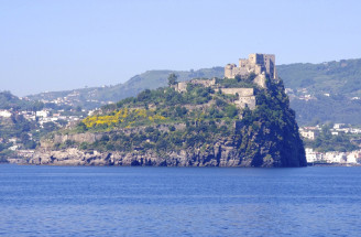 Tip na dovolenku: Panenský ostrov Ischia ťa uchváti svojou krásou