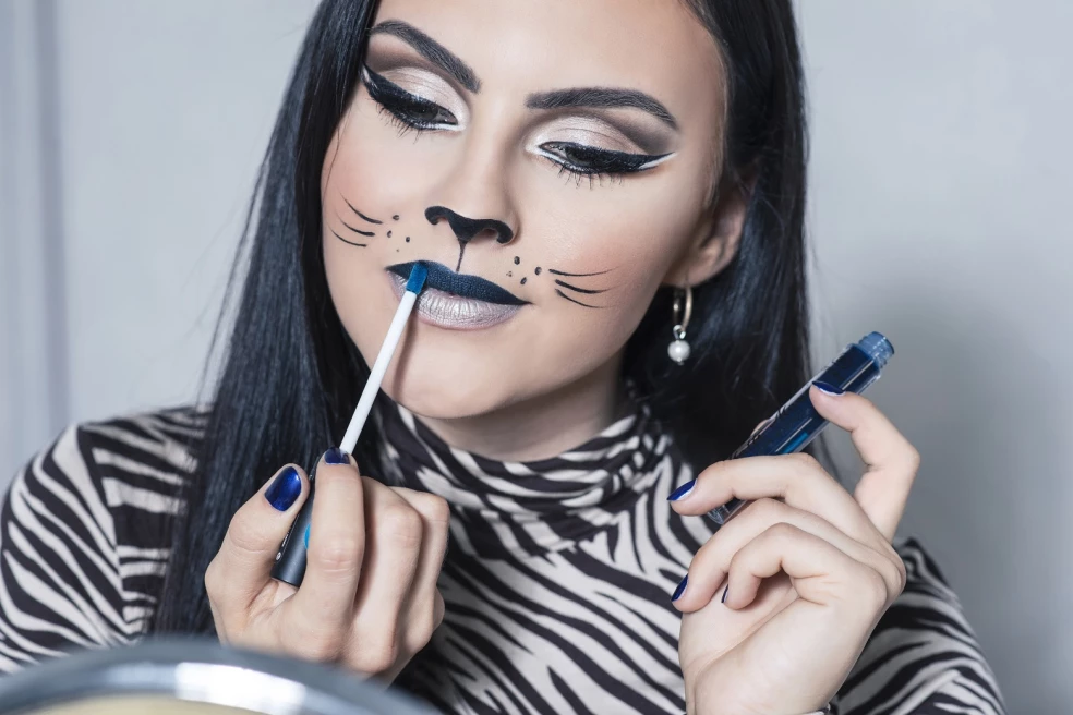 mačacie líčenie na halloween