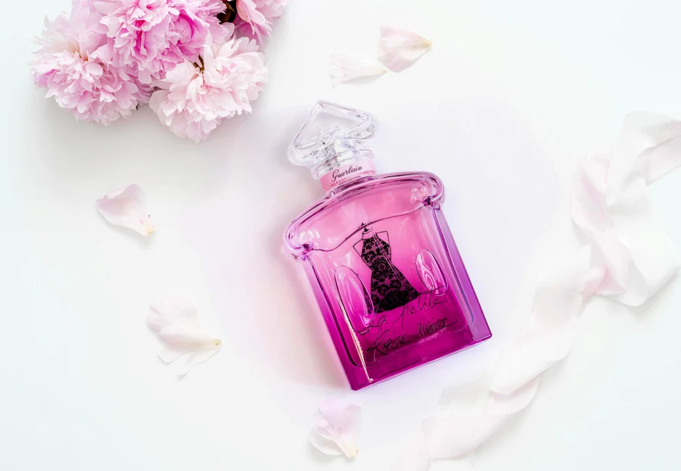 GUERLAIN LA PETITE ROBE NOIRE LÉGÈRE