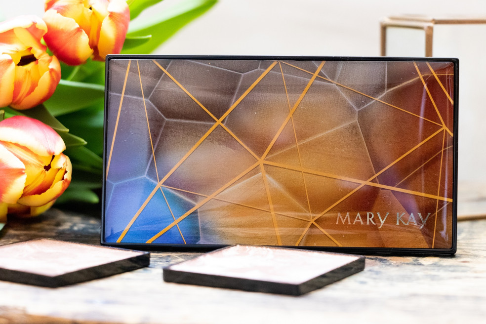 paletka s bronzermi Mary Kay