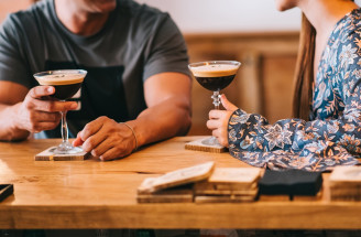 Espresso Martini je veľkým hitom! Čo však robí kombinácia kávy a alkoholu s telom?