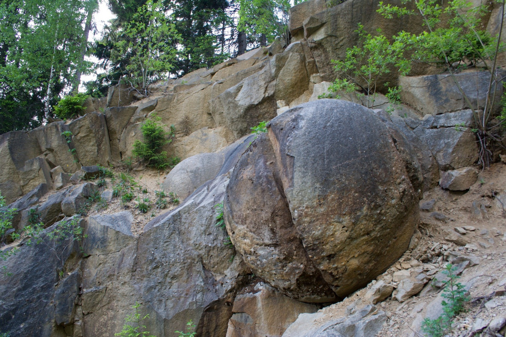 kamenné gule Megoňky