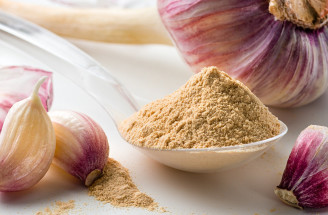 Sušenie cesnaku a príprava cesnakového prášku – ako postupovať, keď máme prebytok cesnaku?