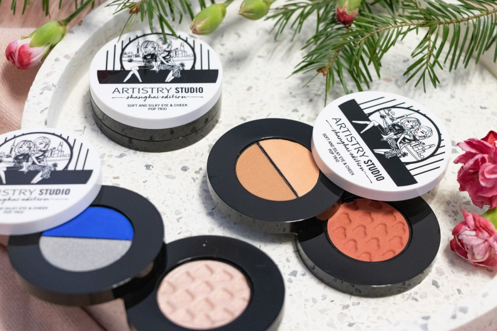 ARTISTRY STUDIO™ Shanghai edition: TRIO HODVÁBNE JEMNÝCH  OČNÝCH TIEŇOV A FARBY NA TVÁR