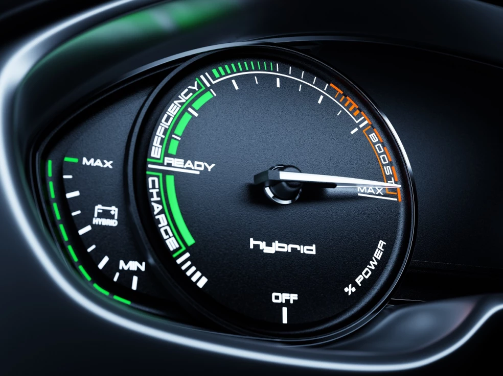 tachometer a otáčkometer hybridného auta
