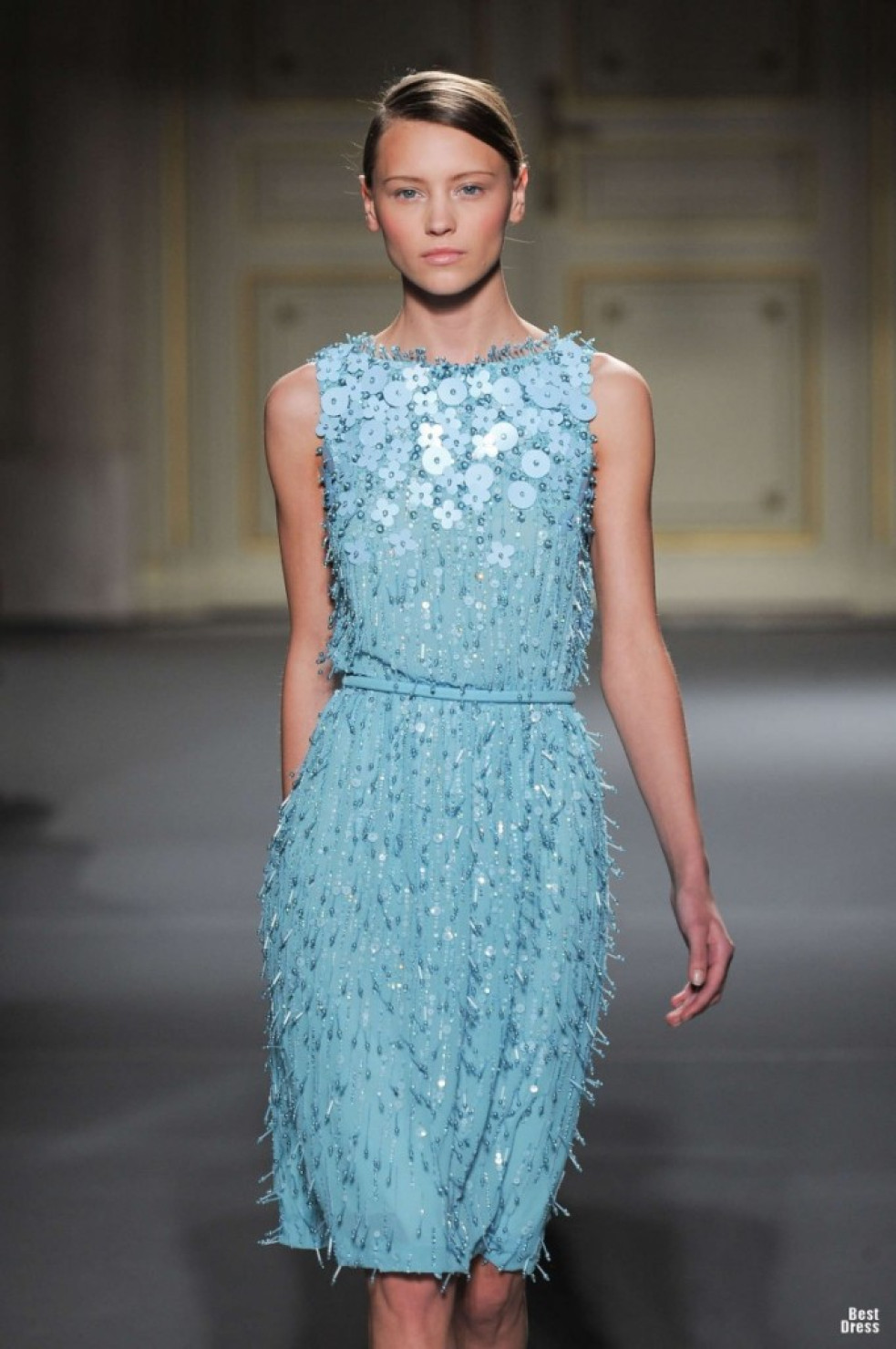 Georges Hobeika - šaty zahalené kvetmi