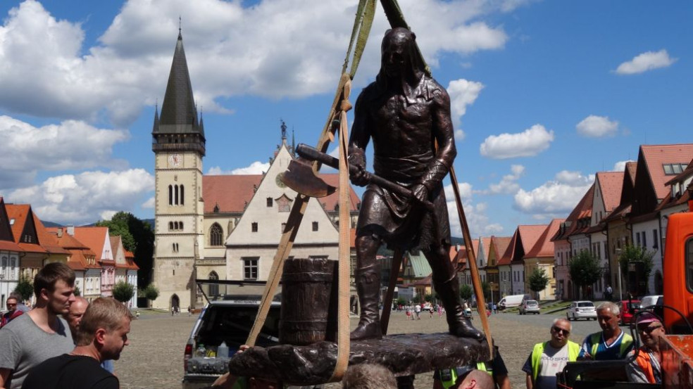 Novou atrakciou Bardejova je bronzová socha kata