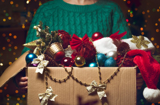 Ako skladovať vianočné ozdoby podľa profíkov? Takto teda nie!