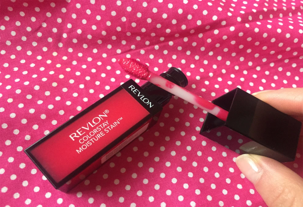 TEST: REVLON - Colorstay Moisture Stain lesk na pery