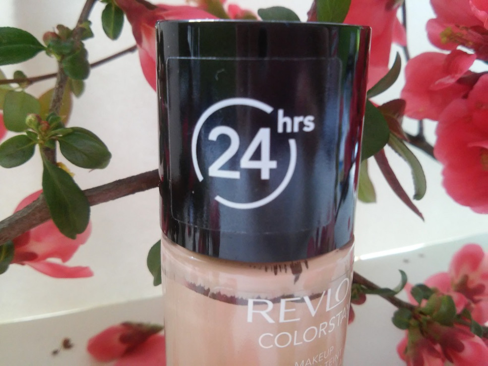 REVLON Colorstay make-up for combination oily skin