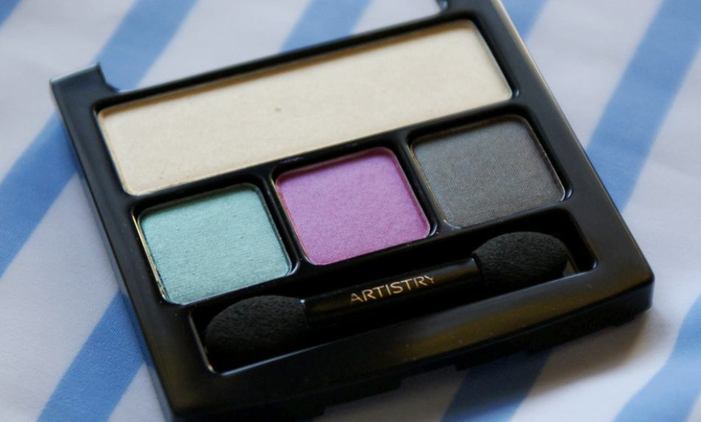 TEST: ARTISTRY - SIGNATURE COLOR - Paleta Očných Tieňov