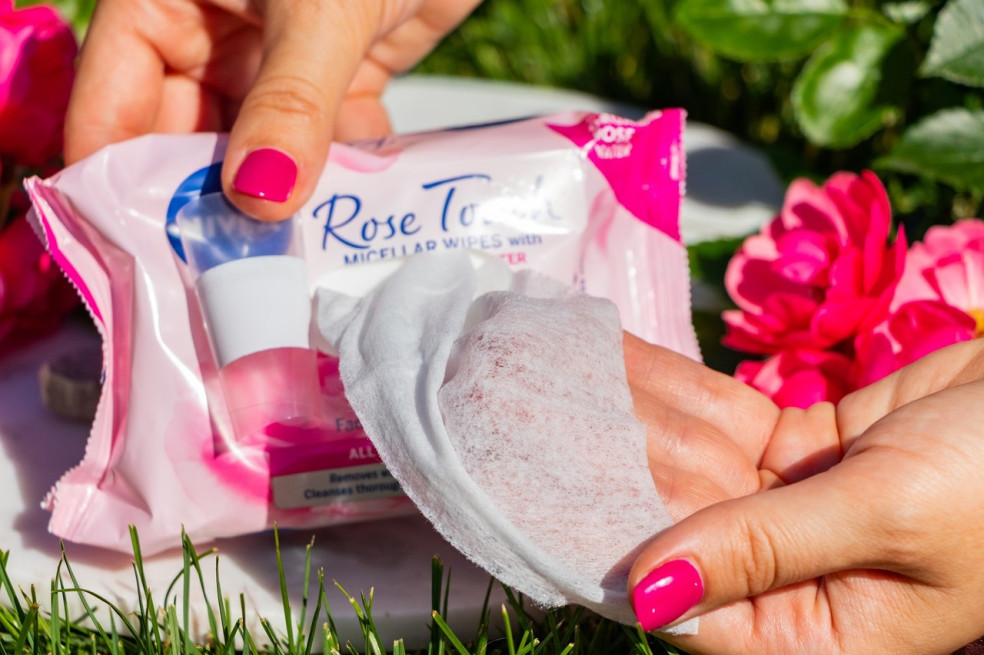 Micelárne čistiace pleťové obrúsky Rose Touch