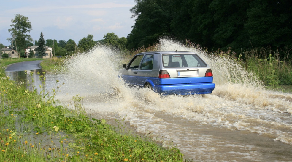 ako bojovať proti aquaplaningu