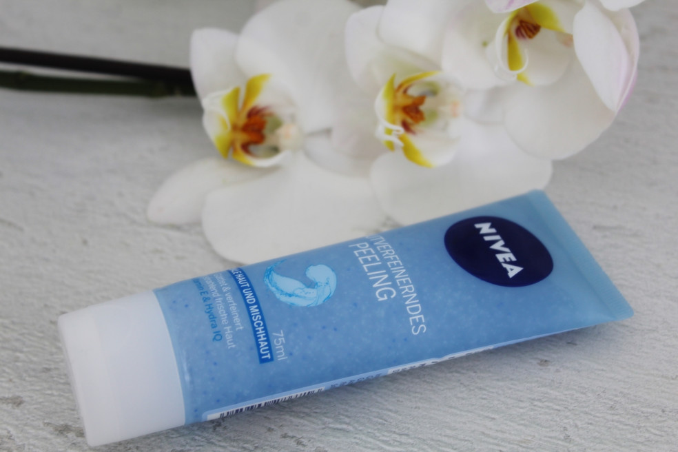 Nivea zjemňujúci pleťový peeling