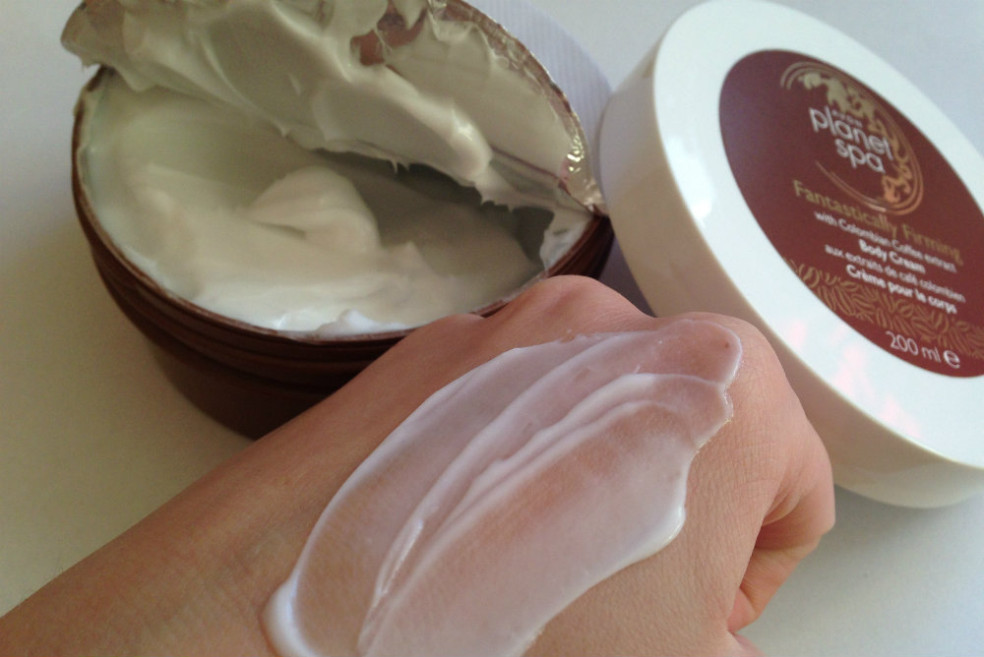 AVON spevňujúci telový peeling a krém planet spa Fantastically Firming