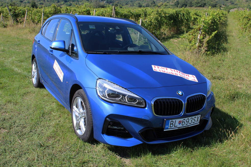 BMW 218i Active Tourer - predné svetlomety