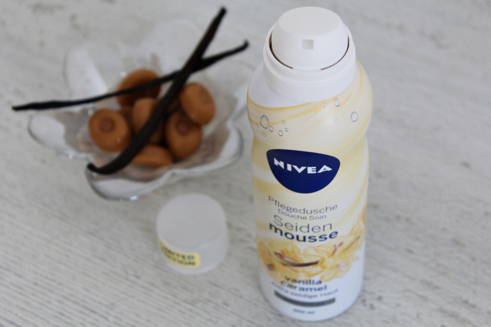 ošetrujúca sprchová pena nivea