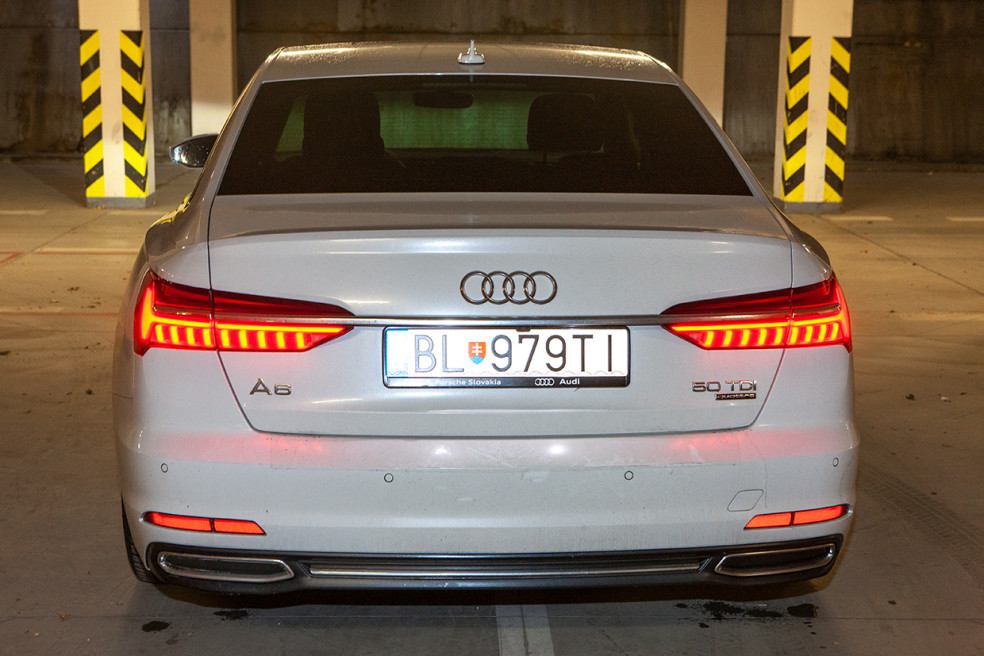 Audi A6 - zadné svetlomety