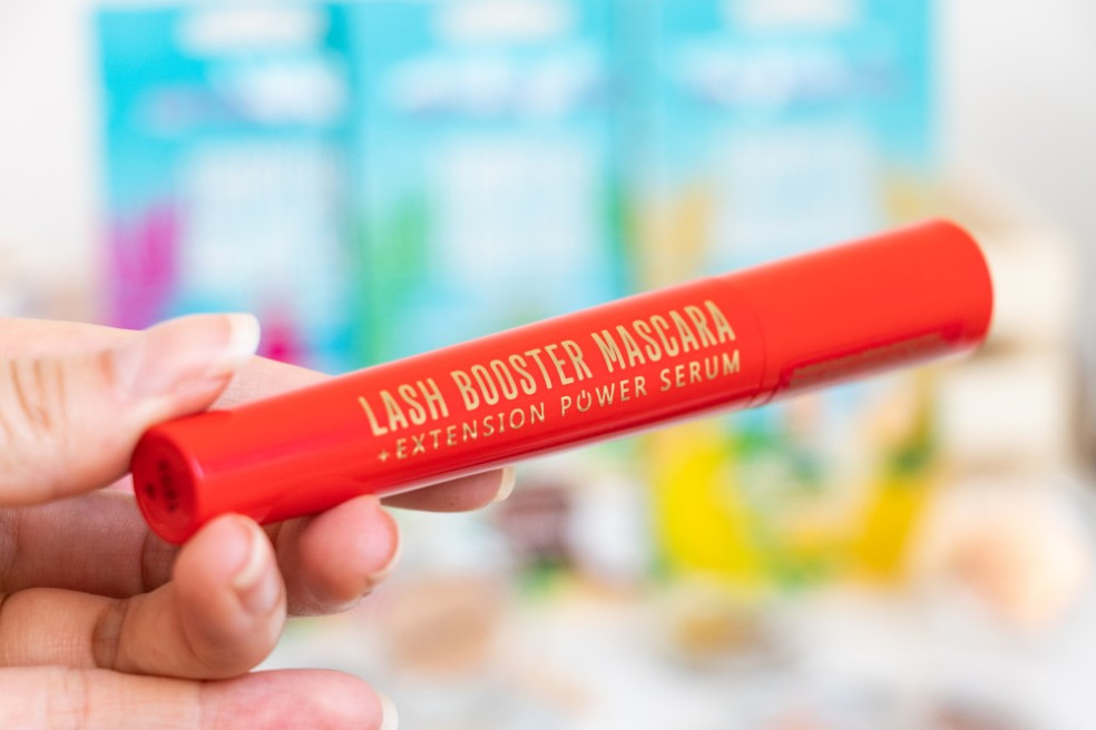 Lash booster mascara