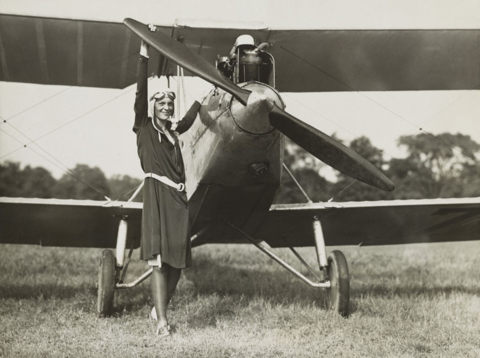 Portréty slávnych žien  - slávna pilotka Amelia Earhart