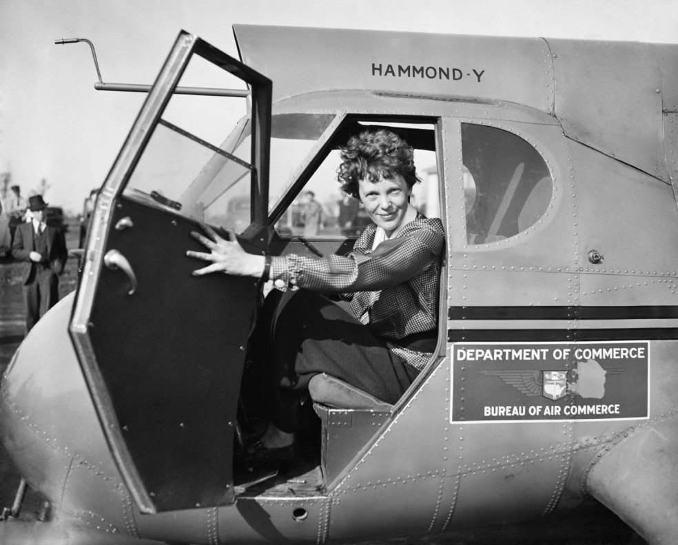 Portréty slávnych žien  - slávna pilotka Amelia Earhart