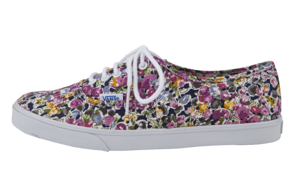Pohodlné tenisky s kvetmi značky Vans