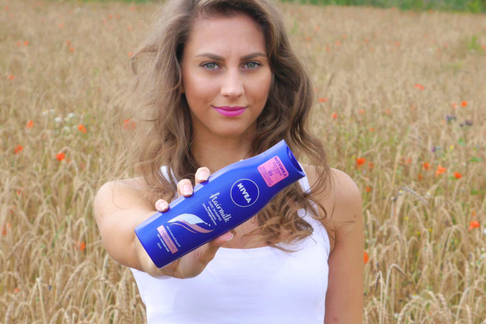 Nivea Ošetrujúci šampón Hairmilk pre jemné vlasy