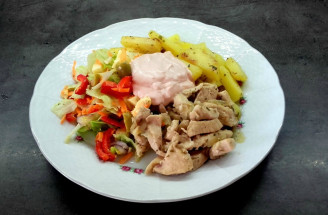 Zdravo a rýchlo: Kuracie mäso so zemiakmi a zeleninou