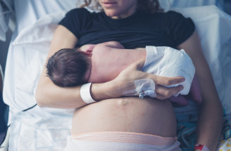 Komplikácie po pôrode – čo sú puerperálne infekcie a ako sa prejavujú?