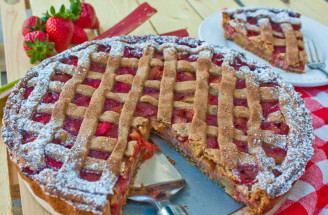 Recept: Špaldový mrežovník s rebarborou a jahodami