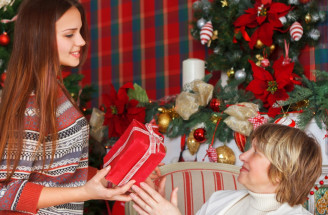 Dilema vyriešená: Čím obdarovať na Vianoce svojich rodičov a starých rodičov?