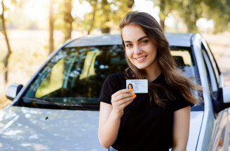 KVÍZ: Zvládneš otázky z autoškoly bez chybičky? Zisti, ako na tom si!