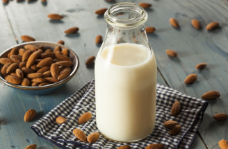 Spoznajte zdravé rastlinné mlieka