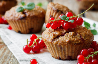 Jednoduché ríbezľové muffiny s jogurtom: Pochutnaj si, kým je ich sezóna!