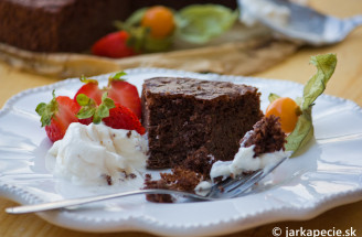 Zdravá maškrta: Čoko–cuketová torta