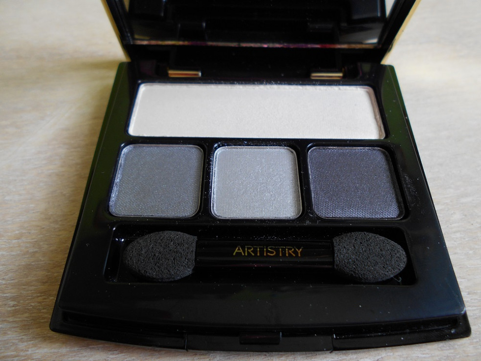 Artistry - paleta očných tieňov v odtieni SMOKY EYE