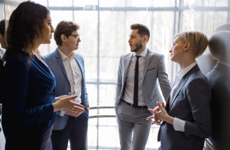 Je pre teba small talk postrachom? Vyskúšaj 7 tipov na zdvorilostnú konverzáciu