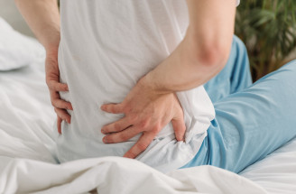 Nepríjemná bolesť kostrče – vieš, kedy ťa môže potrápiť?