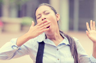 Zívanie je nákazlivé! Prečo sa nám však otvárajú ústa, keď zívajú ostatní?