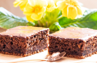 RECEPT: Najlepší hrnčekový koláč z kyslého mlieka a jednoduchou prípravou