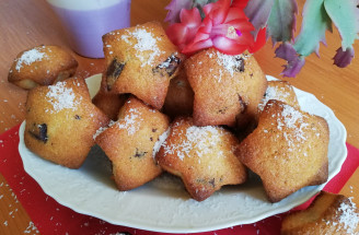 RECEPT: Plnené kokosové muffiny s kúskami čokolády