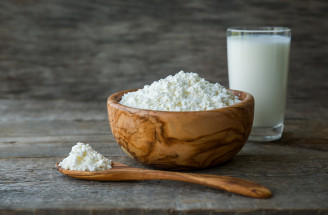 Ako si vyrobiť domáci tvaroh? Vyskúšaj tiež 3 recepty na skvelé dezerty