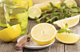 8 dôvodov, prečo piť citrónovú vodu