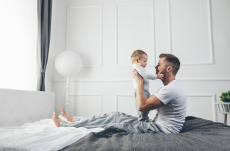 Otec na materskej dovolenke: Aké sú výhody otca v domácnosti?