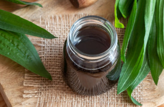 Domáci skorocelový sirup: Čo lieči, ako si ho pripraviť a užívať?