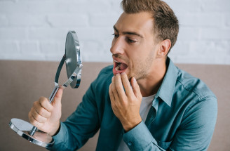Odhalené zubné krčky – ako tento problém rozpoznať a prečo vzniká?