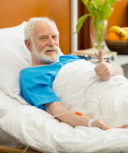 5 dôvodov, prečo sú nastaviteľné polohovacie postele lepšie pre starších pacientov