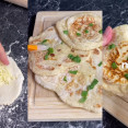 Indický chlieb naan plnený syrom – pochúťka z 5 surovín a vo verzii bez kysnutia
