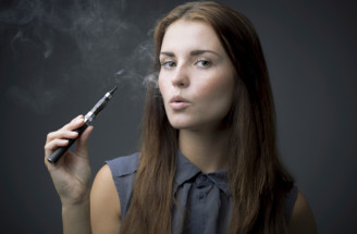Elektronické cigarety: škodia nášmu telu menej?